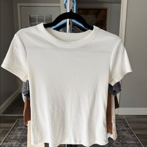 Old Navy Cream Ribbed Short Sleeve Tee